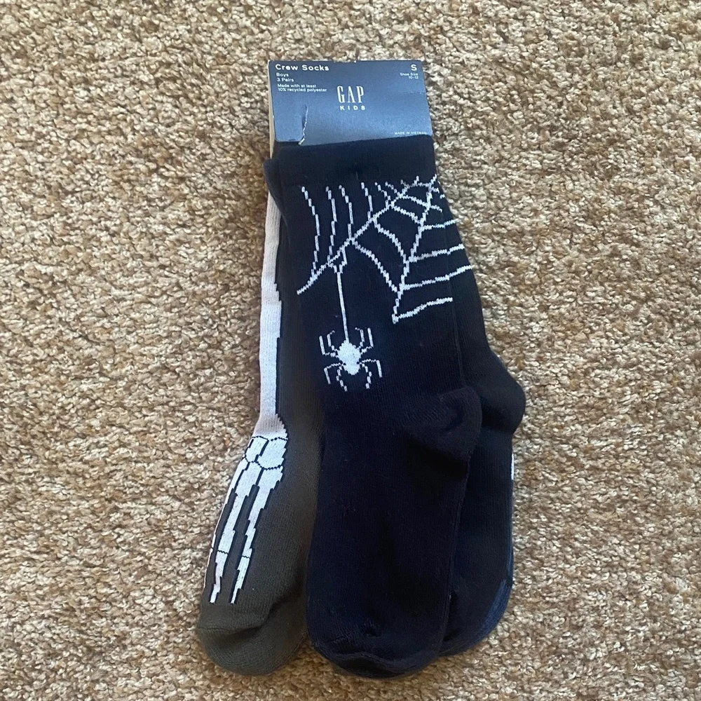 Gap Kids crew socks, 3 pr, size s (10-12)